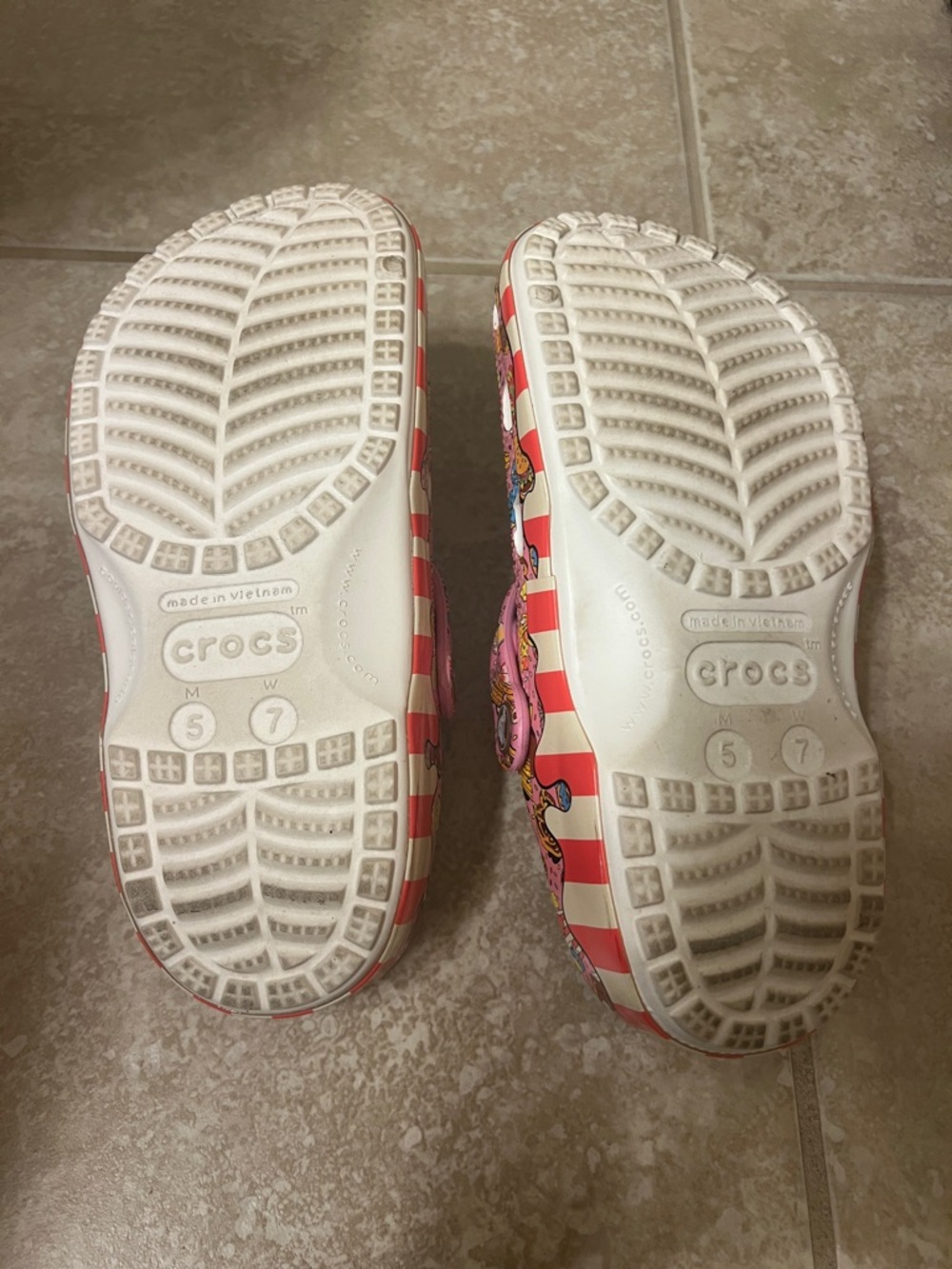Disney crocs - Picture 3 of 3